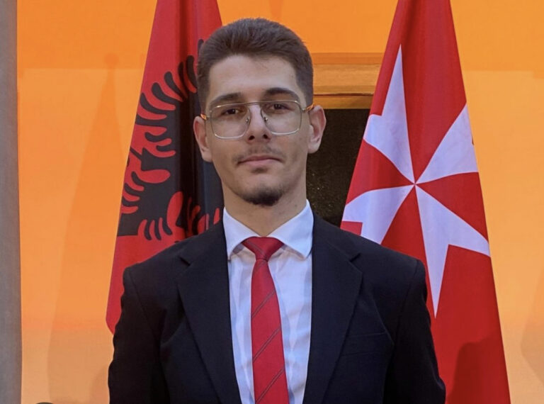 Jonas Kepi: I riu që ka prezantuar Shqipërinë rinore në Nivele Ndërkombëtare