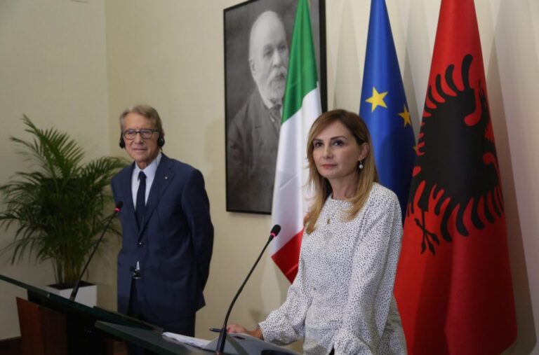 Jorida Tabaku me senatorin italian: Shqipëria nuk ka asnjë dyshim që i përket BE