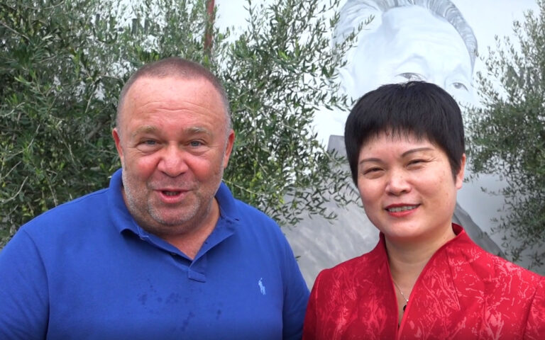Gjergj Luca pret në Fish City ambasadoren e Kinës, me një shprehje të Ten Hsiao Pin