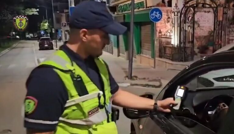 Policia Rrugore, pezullon 143 leje drejtimi, çon në qeli 54 drejtues, gjobit mbi 22 mijë shkelës