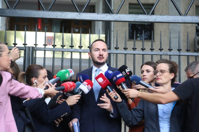 115 mijë të rinj do të votojnë për herë të parë, Salianji letër nga burgu për ta: Vendi i ka sytë nga ti, ke në dorë ndryshimin