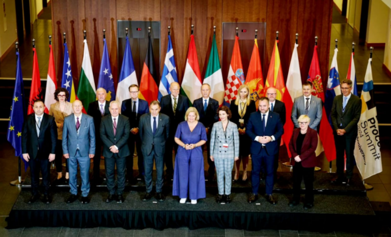 Ministri Hoxha në takimin e Procesit të Berlinit: Të shkëmbejmë në kohë reale të dhënat mbi flukset migratore në BP