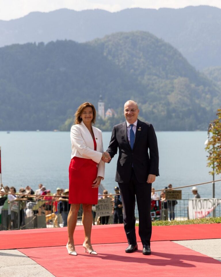 Ministri Hasani në Forumin Strategjik të Bledit, takime dypalëshe me homologë dhe zyrtarë të lartë