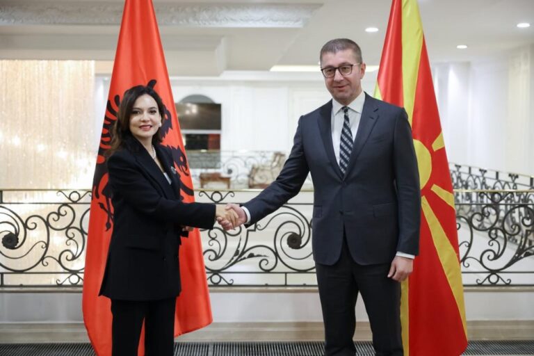 Spiropali pritet nga kryeministri maqedonas: Të avancojmë me bashkëpunimin drejt BE-së