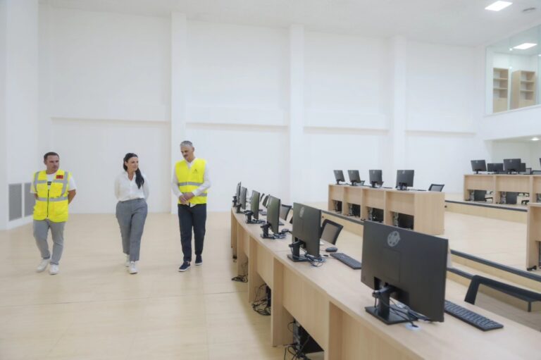 Belinda Balluku: Do monitorohet trafiku në të gjitha akset kryesore rrugore