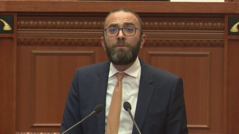 Bardhi: Kuvendi noter i qeverisë. Sesioni i ri parlamentar i ngjashëm me 11 vitet e drejtimit nga Rama