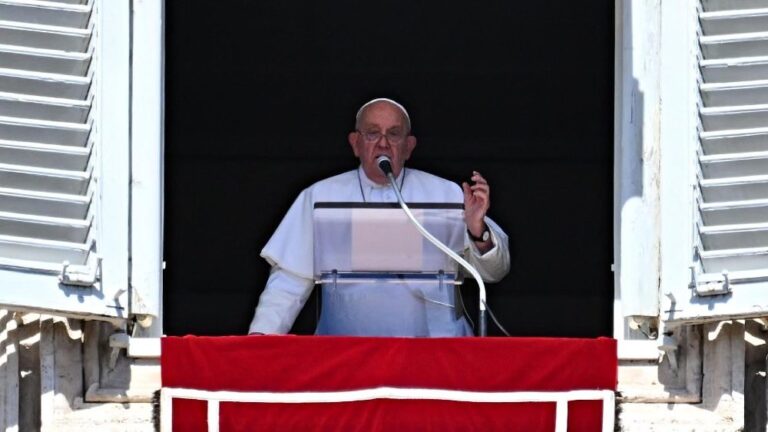 Papa Françesku: Jo “formulat” por takimi me Krishtin ndryshon jetën