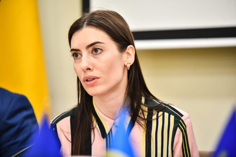 Deputetja ukrainase flet për bombat që çdo ditë bien mbi Kharkiv: T’ia bëjmë Rusisë luftën të dhimbshme