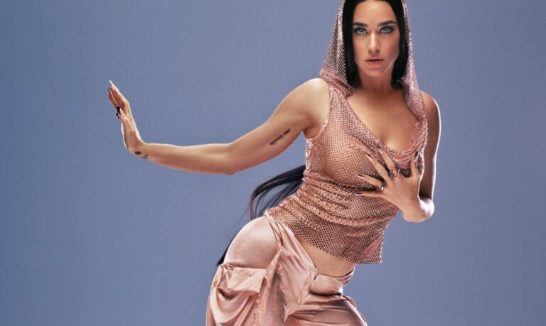 Albumi i ri nga Katy Perry merr kritika të shumta, ekspertët: Sikur është krijuar përmes Inteligjencës Artificiale