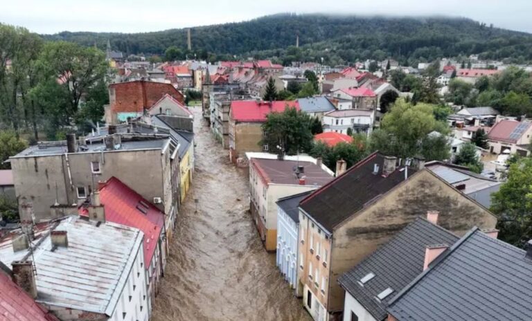 Polonia shpall gjendjen e katastrofës pas përmbytjeve