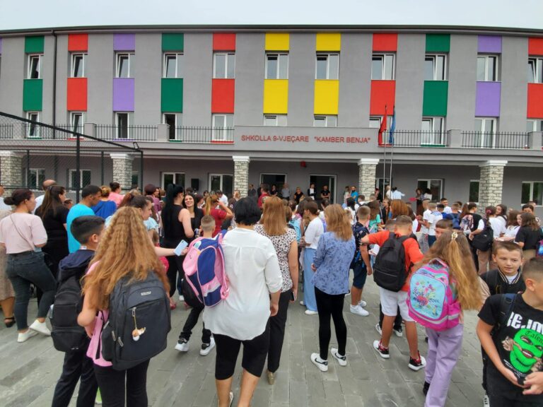 Ja si duket pas rikonstruktimit shkolla “Kamber Benja” në Këlcyrë (FOTO)