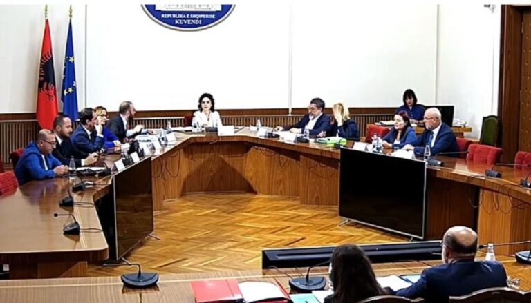 Ndarja nga jeta e ish-deputetit Bogdani, Spiropali ndërpret mbledhjen e Këshillit të mandateve