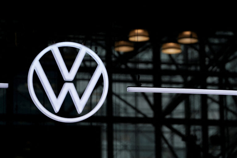 Volkswagen planifikon të mbyllë fabrikat në Gjermani për të ulur kostot