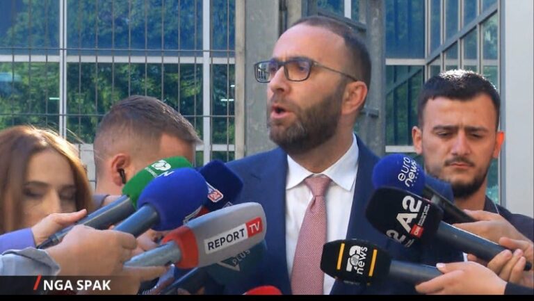 Kronikë/ Martinaj 100 mijë € Bardhit? SPAK: Mesazhe të manipuluara, po hetojmë për burimin