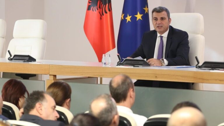 Sejko: Rreziku nga “lufta tregtare”, mund të godasë ekonominë