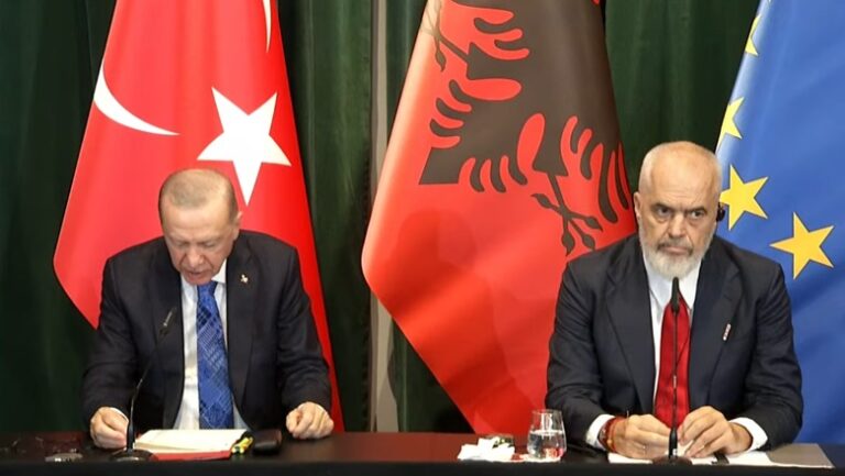 Rama krah Erdoganit në Tiranë: Duhen më shumë investime të drejtëpërdrejta në sektorin e turizmit
