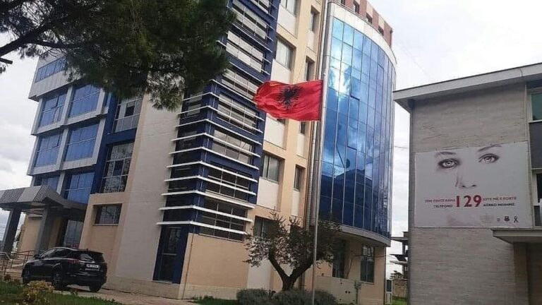 Dhunoi të moshuarit, vihet në pranga 47-vjeçari nga Povelçë, Fier