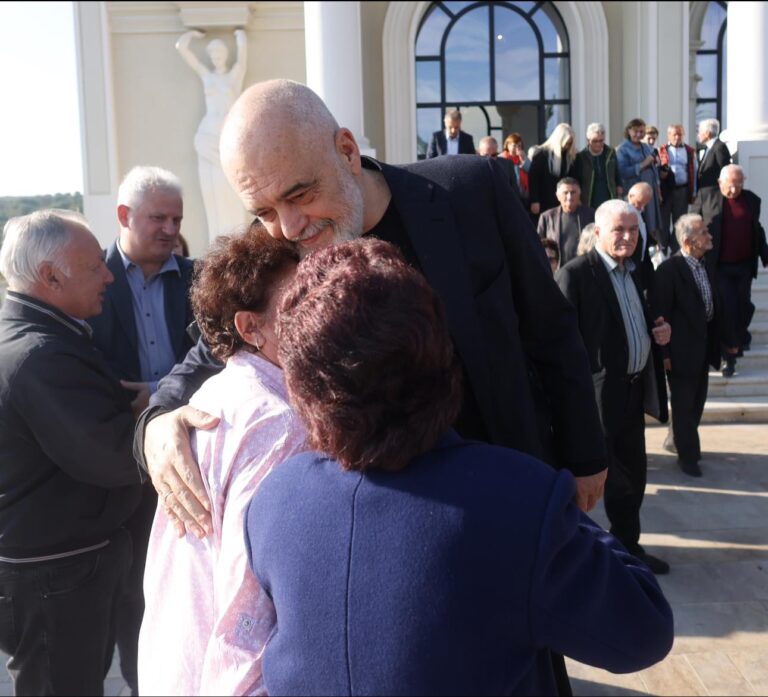 Rama me pensionsitët: Vijojmë diskutimin e hapur për pensionet në rrugën drejt Shqipërisë 2030