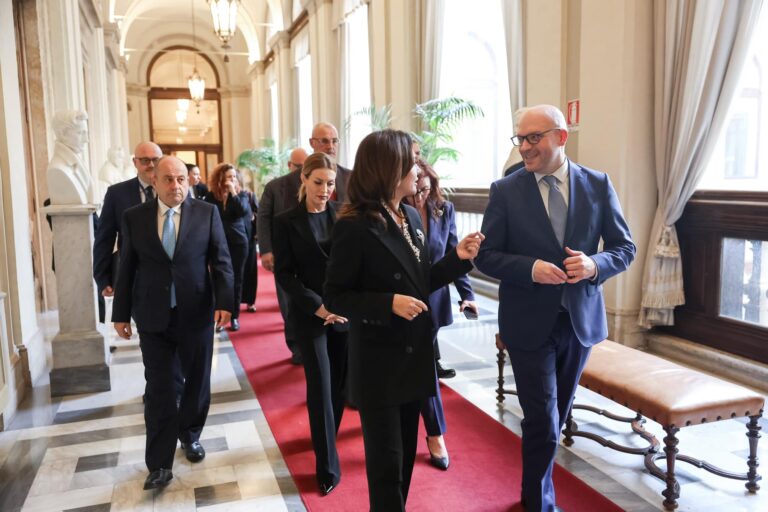 Spiropali pritet nga Presidenti i Dhomës së Deputetëve të Italisë: 500 mijë shqiptarë përfitojnë pensionin