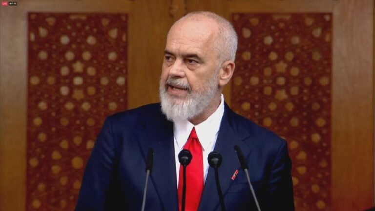 Pas një debati publik, Rama zbulon kush do ta drejtojë Xhaminë e Namazgjasë