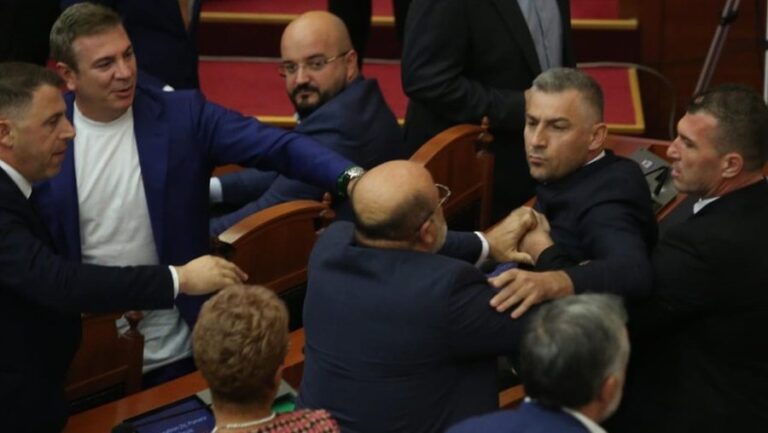 Nallbati goditi kolegun e PS-së në Parlament, GJKKO pushon hetimin
