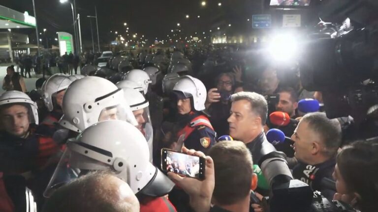 Tension tek Kthesa e Kamzës/ Noka: Drejt Surrelit po nuk iku policia! Dogjani: Mos na provokoni