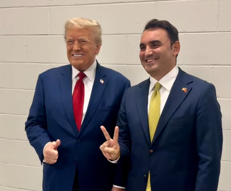 Kronikë/ ”Zero lekë, veç 1 buzëqeshje”, Belind Këlliçi bën foto me Donald Trump në Amerikë