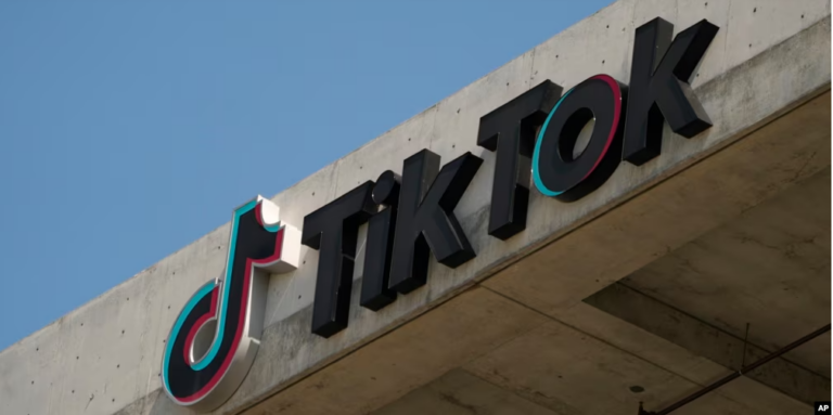 VOA: SHBA, padi TikTOK-ut, po shkatërron të rinjtë