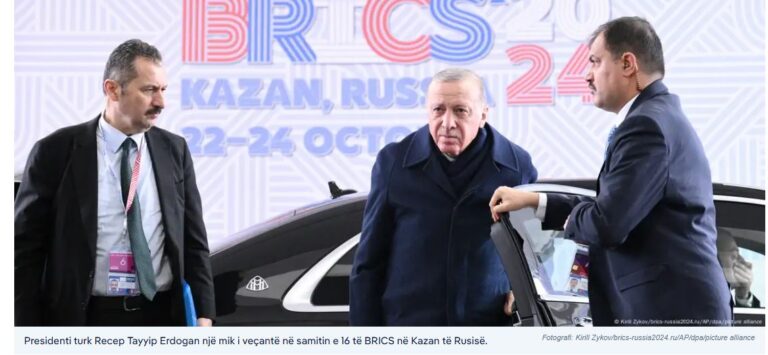 Turqia aleate me Perëndimin, mike me Rusinë