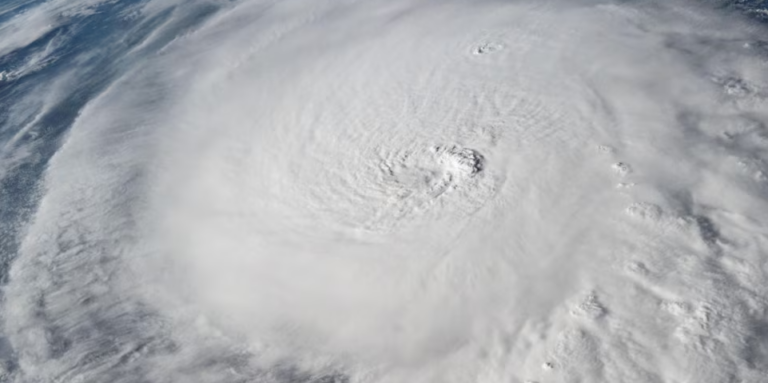 Tmerri amerikan, uragani Milton drejt Floridës. Kushdo që nuk evakuohet nga zonat e ulëta, do të vdesë