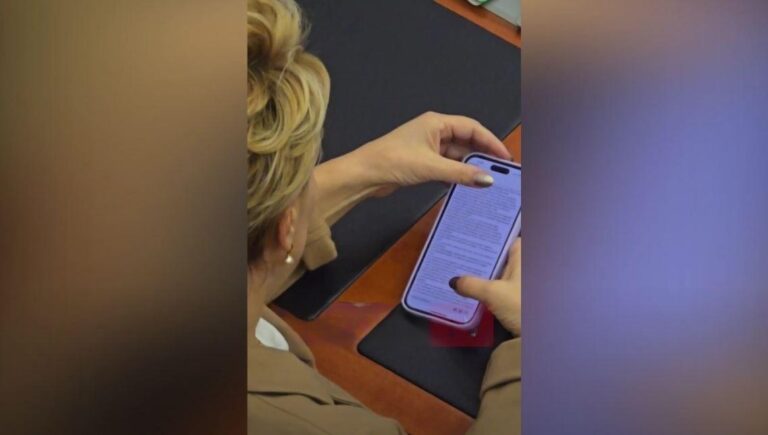Kryemadhi lexon reagimin e Metës gjatë seancës së Kuvendit