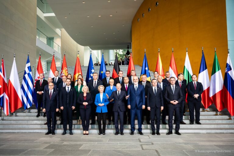 Zëri i Amerikës/ Scholz: Duhet dinamikë e re në procesin e normalizimit të marrëdhënieve Kosovë-Serbi