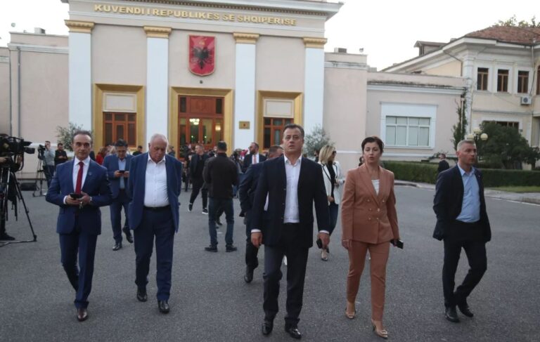Mosbindja civile e PD-së, ndarja e deputetëve që do të bllokojnë rrugët kombëtare