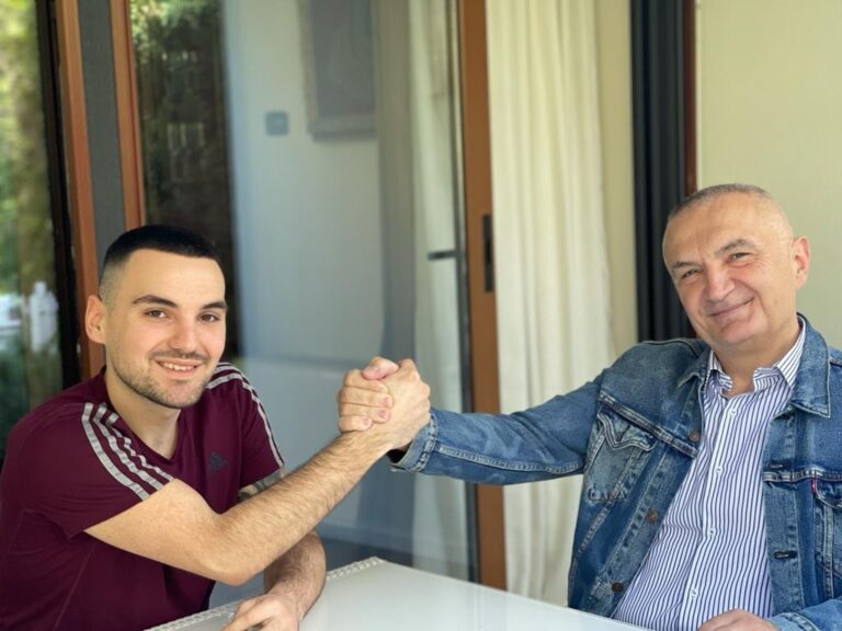 Meta në paraburgim, ja personi i parë që e vizitoi