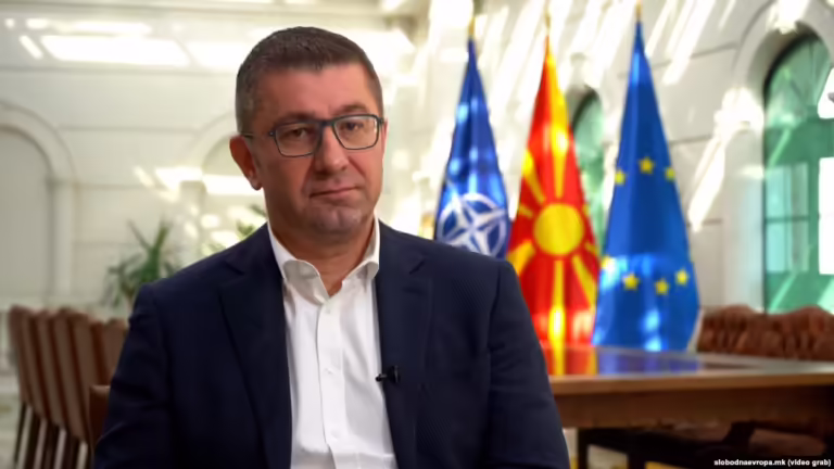 Mickoski për REL: Jam i përgatitur për kompromis, por të mos marrim në thua në pengesa të reja drejt BE-së
