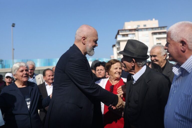 Rama ndan videon nga Durrësi: Pensionistët në krye të prioritetëve tona