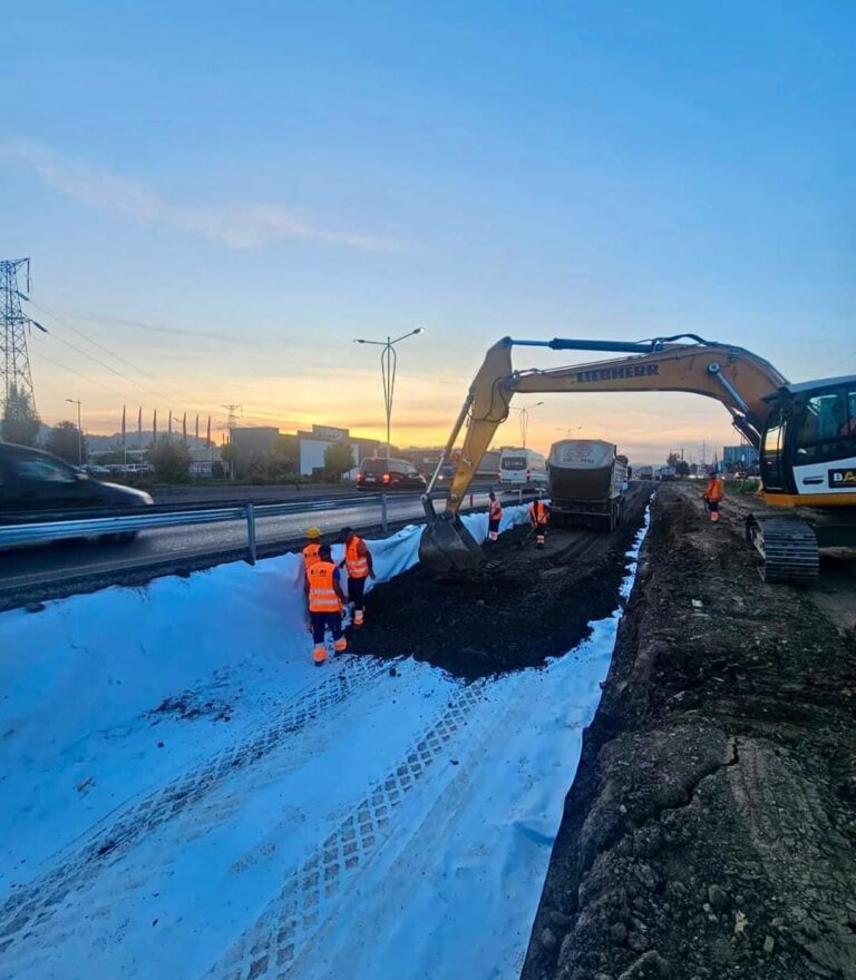 Vijojnë punimet për zgjerimin e autostradës Tiranë-Durrës, Loti 1