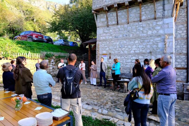 “Shtëpia është e Zotit dhe e mikut”