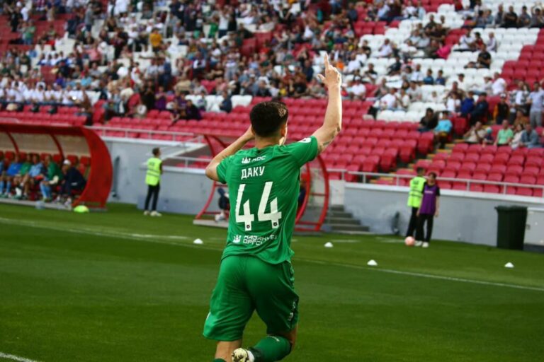Sulmuesi Daku tund rrjetën në Rusi, feston me gol rikthimin në Kombëtare
