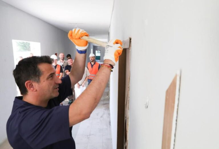 Në Tiranë do të ndërtohen 8 shkolla të reja dhe ushqim falas për të gjithë nxënësit