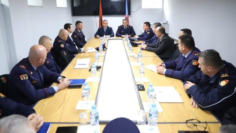Drejtorët e rinj të policisë në Elbasan dhe Korçë, ministri Hoxha tregon shtyllat kryesore të punës