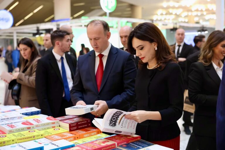 Spiropali dhe Gashi në Panairin e Librit: Ngjarje e rëndësishme kulturore dhe letrare