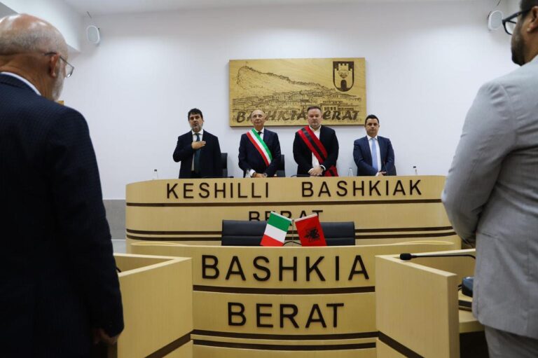 Kryebashkiaku Demo pret homologun nga Vaccarizzo Albanese: Forcojmë urat e bashkëpunimit