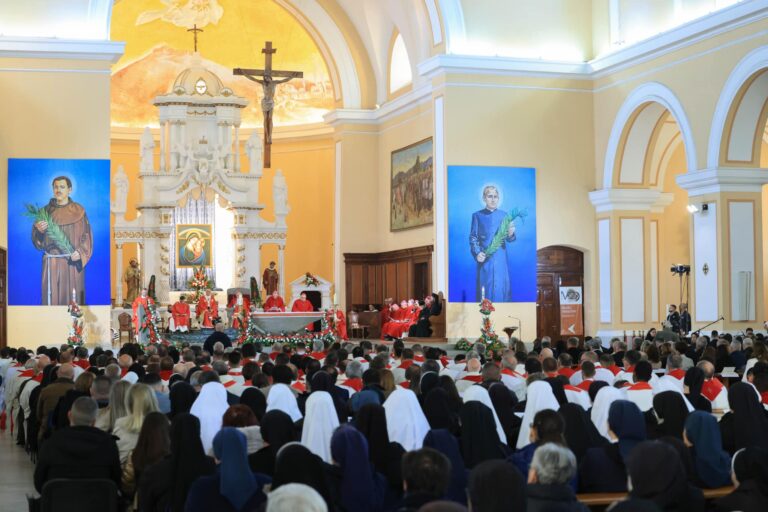 Lumnimi në Shkodër i Át Luigj Palaj dhe dom Gjon Gazulli: Homelia e kardinalit Semeraro