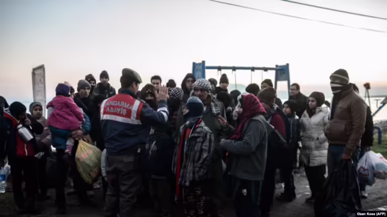 Turqia i dëbon 325 shtetas afganë