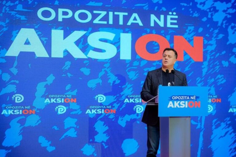 ”Ramën do ta gjunjëzojmë”, Noka prezanton drejtuesin politik në Kavajë: Skapistët do çmontohen