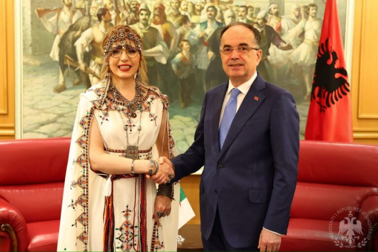 Presidenti Begaj pranon letrat kredenciale të ambasadorëve të Algjerisë, Perusë dhe Koresë