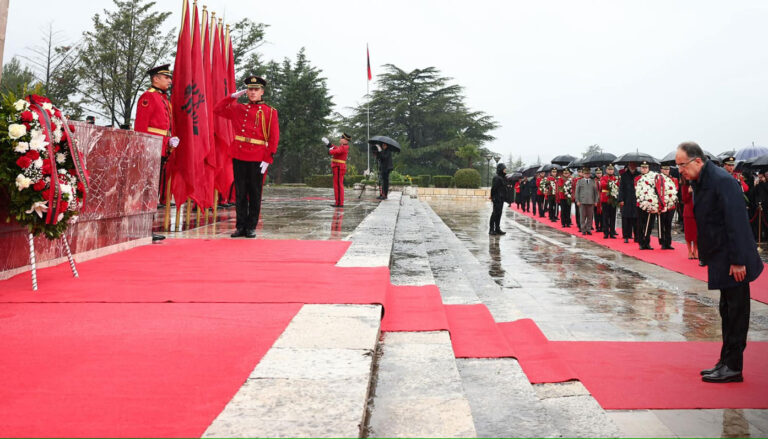 Presidenti Bajram Begaj uroi sot Ditën e Çlirimit: Sakrifica e dëshmorëve është amaneti ynë