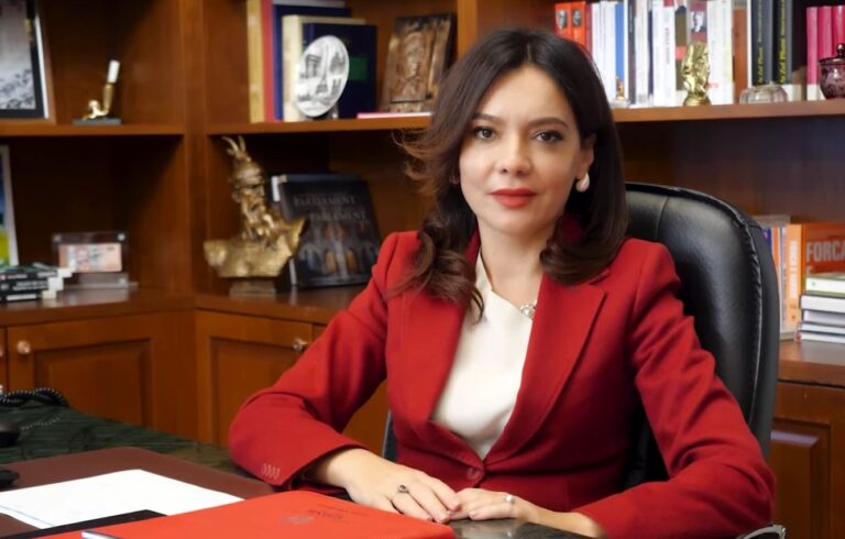 VIDEO/ Kryeparlamentarja Spiropali: Buxheti i vitit 2025 garanton trendin pozitiv të rritjes ekonomike