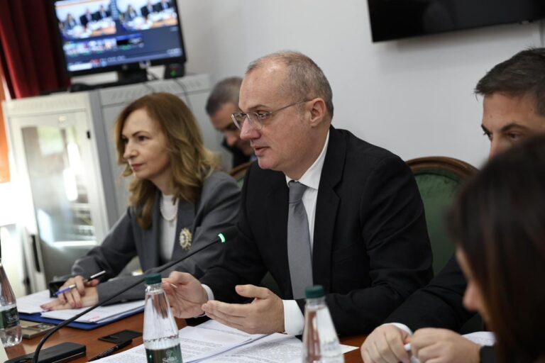 Diplomatët me Ramën, opozita: Po përfshihen në fushatë zgjedhore